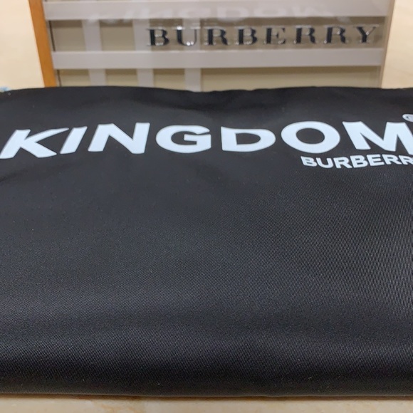 BURBERRY LONDON SIGNATURE LARGE BLACK NYLON POUCH/CLUTCH W/ KINGDOM CHECK LINING - Picture 9 of 16